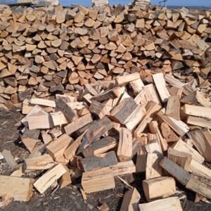 TROCKENES BRENNHOLZ